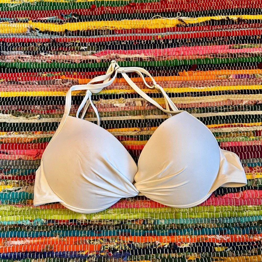 RELLECIGA White Bikini Top L